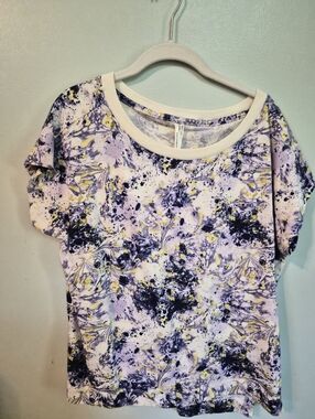 Anthropologie Lavender Abstract Floral Short Sleeve Tee with Cream Trim